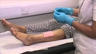 ALLEVYN Non Adhesive application to the leg [upl. by Eenor]