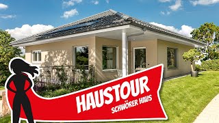 Haustour Bungalow und Stadtvilla Außergewöhnliches Fertighaus von Schwörer Haus  Hausbau Helden [upl. by Uolymme794]