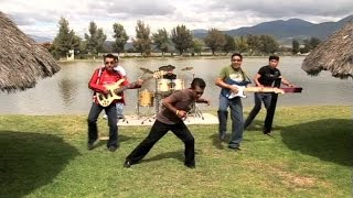 Roberto Moron y Su Atentado Internacional  La Gallina Videoclip oficial [upl. by Atinahc]