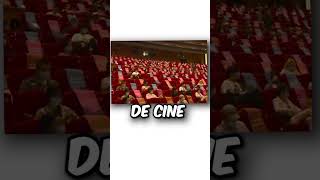 El peor San Valentín  solteros se unen para pagar sillas del cine en China 🍿🤡 Shorts [upl. by Ahsinirt563]