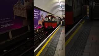 Picadilly line at Wood green stationunderground london woodgreen [upl. by Lanevuj]