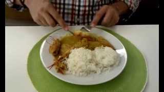 Breve tutorial sobre como comer um camarão com faca e garfo [upl. by Kilan]