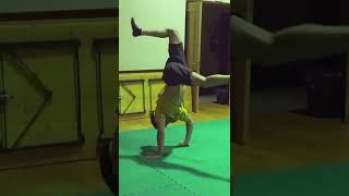 Windmill to Handstand example  Break Dance Powermoves [upl. by Sanfo]