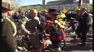 Koningin viert verjaardag in Houten 1999 [upl. by Larrad]