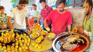 25 सालों से Vada Pav का वही Amazing Taste खिलाते है भैय्या  Masala VADA PAV  समोसा रगडा  Vadodara [upl. by Notyep]