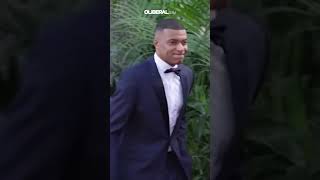 Oficial Mbappé é do Real Madrid [upl. by Torrlow]