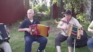 Thore Burström mfl spelar Lördagsvalsen på dragspelsstämman i Avan sommaren 2010 [upl. by Dennison]