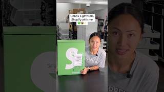 unbox a gift from Shopify with me 💚📦 smallbusiness entrepreneurlife [upl. by Uphemia734]