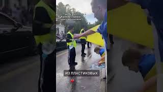 Украинцы у посольства России в Польше [upl. by Winograd]