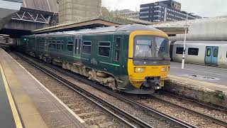 GWR 165 leaving Gatwick Airport for Reading [upl. by Wiltz]