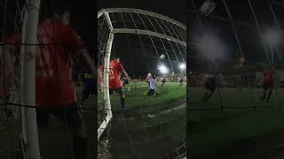 Resbalón desvío y reacción en 5 seg portero parati fyp futbol soccer fypシ゚viral humor [upl. by Federica513]