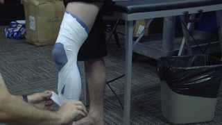 Collateral Kneee Ligament Sprain Taping [upl. by Yarled]