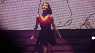 151213 아이유 Chatshire 광주콘서트 금요일에만나요 직캠 [upl. by Ahsihat]