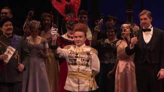 Act II Champagne Song Die Fledermaus J Strauss [upl. by Ivgnout]