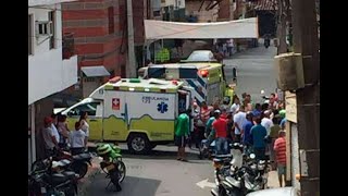 Papá e hijo mueren en brutal accidente de tránsito en Medellín [upl. by Doughty]