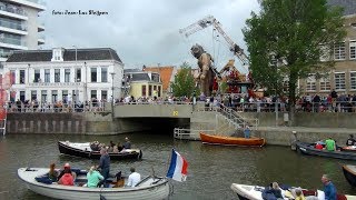 De Reuzen van Royal de Luxe in Leeuwarden 5 18082018 [upl. by Roydd]