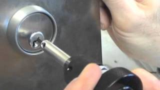 Picking locks with the HPC Flip It™ Plug Spinner [upl. by Chao]