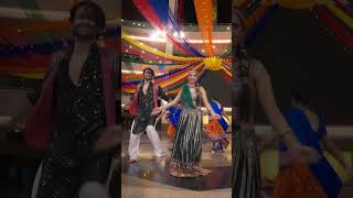 Shrishti Munka amp Mannu Mehta Garba performance at Infiniti Mall Malad [upl. by Brigg558]