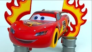 LANZADOR COPA CARNIVAL DISNEY PIXAR CARS 2 RAYO MCQUEEN CARLA VELOSO CARNIVAL LAUNCHER SET amp MACK [upl. by Osnerol]