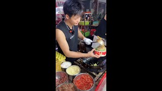 The cooking process for fried rice fried noodles and fried rice vermicelli in Chinese cuisine [upl. by Lorinda897]