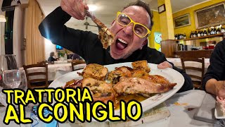 MANGIO IL VERO CONIGLIO IN UNA TRATTORIA [upl. by Tybald]