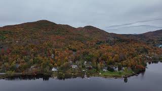 Vue automnale du lac de Bromont QC [upl. by Sink]