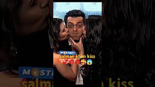 Salman khan kiss 💞💋💋💋🥰😱😱😱 salmaankhan kiss bollywooddance kissstatus whatsappstatus shorts [upl. by Boleyn974]