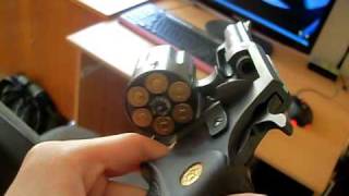 Revolver HOLEK testThử súng 9 mm HOLEK [upl. by Parthen]