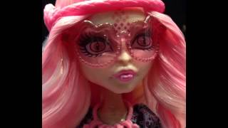 New Monster High Dolls From The New York Comic Con 2013  2014 Photos Review ♥ [upl. by Adnalohs]