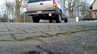 Chevrolet Tahoe 57 V8 Exhaust Sound Auspuff blubbern [upl. by Ellertal]