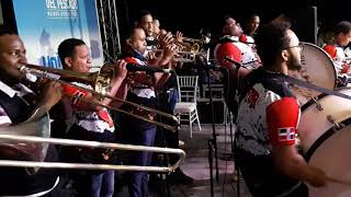 FESTIVALDELPESCADOMAIMONPUERTOPLATACIERREESPECTACULARPRMERANOCHEDOMINICANBRASSBAND [upl. by Eleirbag]