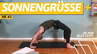 30 Minuten Sonnengrüße plus  MiniYogastunde komplett  Morgenyoga mit vollem Rad [upl. by Eenafit]