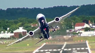 Boeing 7879 Dreamliner Display Demo at Farnborough Airshow 2014 [upl. by Antonia]