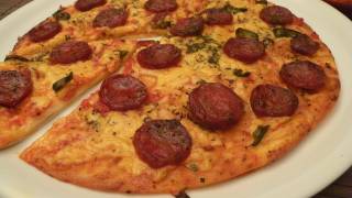 Pizza z tortilli  VideoKuchniapl [upl. by Debor]