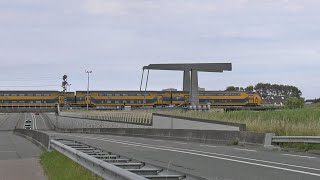 VIRM 9443 rijdt over de Koegrasbrug in Den Helder [upl. by Hulton]