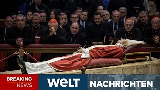 TRAUERFEIER AUF DEM PETERSPLATZ Papst Benedikt XVI wird beigesetzt  WELT Sondersendung [upl. by Pevzner]