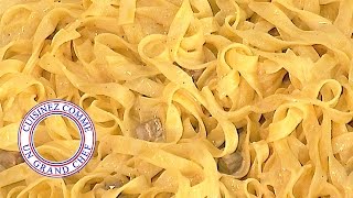 Tagliatelles au parmesan et au jambon [upl. by Aicirtap]