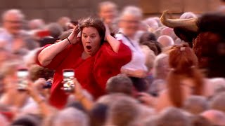 Shocking Bull attacks woman at concert — André Rieu  España Cani [upl. by Alber643]