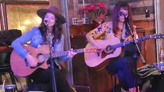 Hickory Wind Beautiful Gram Parsons song live by Kelly Green amp Violet Lea of Madam Radar [upl. by Ikiv67]