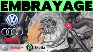 Changer un embrayage avec volant moteur bimasse  purge parfaite  Volkswagen Audi Seat Skoda [upl. by Aneloj]