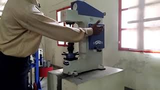 ROCKWELL HARDNESS TESTING MACHINE IN हिन्दी [upl. by Cima]