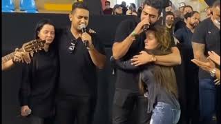 Maiara amp Maraisa e Henrique amp Juliano cantaram no velório de Marília Mendonça em homenagem a ela 🖤😢 [upl. by Karissa]