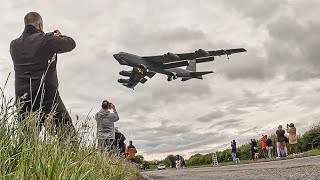 ONLOOKERS GATHER TO SEE B52 BOMBERS AT RAF FAIRFORD  4K [upl. by Alvita]