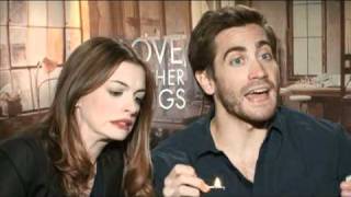 Jake Gyllenhaal and Anne Hathaway Interview for LOVE AND OTHER DRUGS [upl. by Naus]