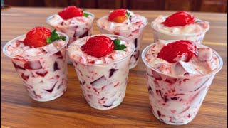 Postre de gelatina con crema y fresas 🍓 POSTRE MUY FÁCIL [upl. by Seidule424]