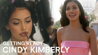 Cindy Kimberly trucos de maquillaje DIY desde el Festival de Cannes  Getting Ready  VOGUE España [upl. by Gorton]