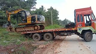 Jcb Poclain Machine Loading Truck 😱 [upl. by Levana759]