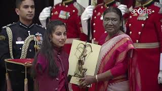 President Droupadi Murmu presents Arjuna Award 2023 to Sheetal Devi for her excellent performance [upl. by Kenaz]