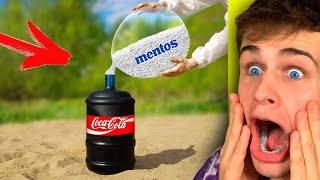 ŠÍLENÝ CocaCola vs Mentos EXPERIMENT pod VODOU [upl. by Anrat]