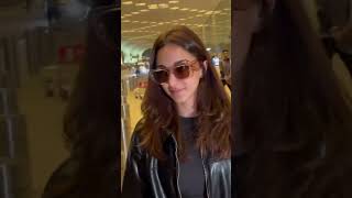 Kiara Advani’s airport appearance sets new travel fashion once again😍🔥viralvideo viralshorts [upl. by Nerta893]